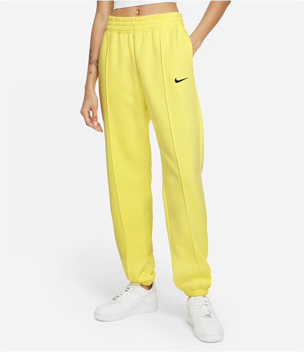 Nike Sportswear collection essentials