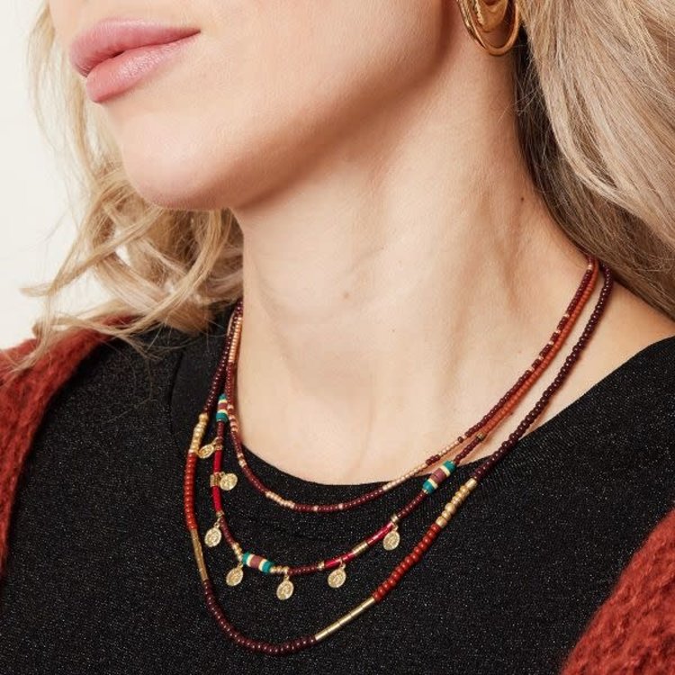 J.Y.M. Necklace Layers of beads Black