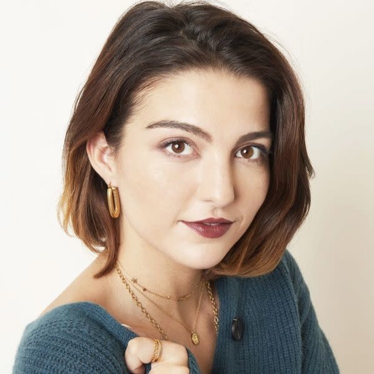 J.Y.M. Earrings Oval Spring Gold