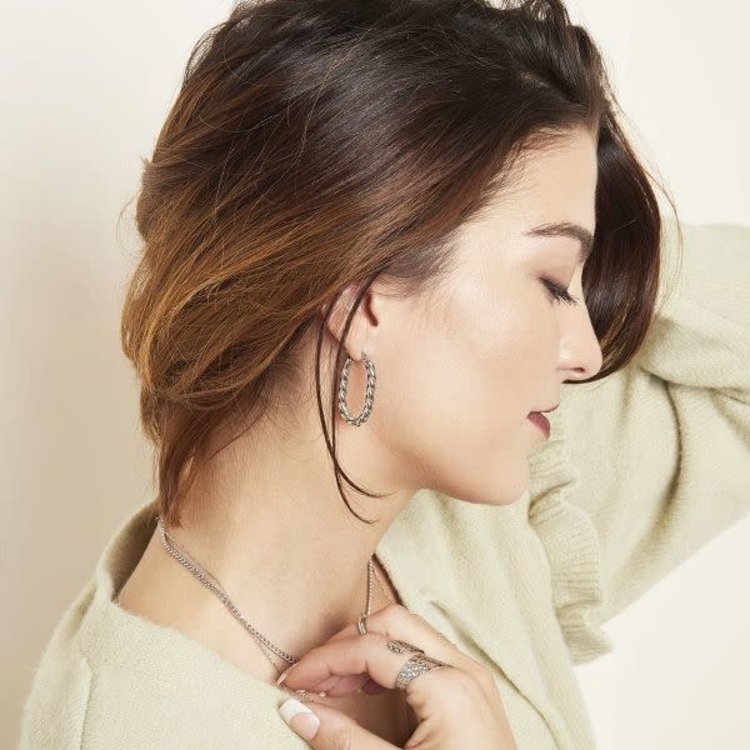 J.Y.M. Earrings Twisted Oval Silver