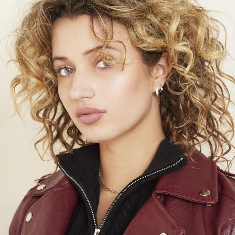 J.Y.M. Earrings Pearls In A Row Silver