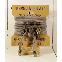 Esperanza Deseo Bracelet Natural Collor & Charms grijs