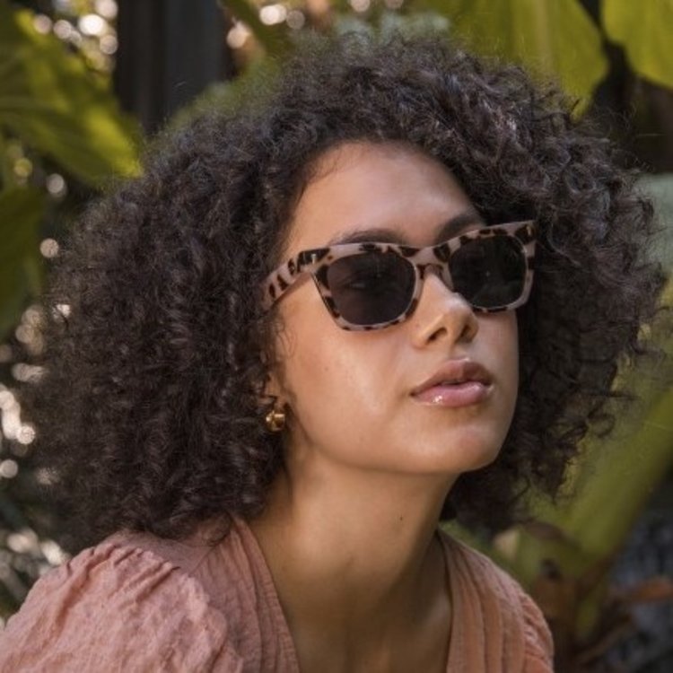 Charly Therapy Elisa Leo