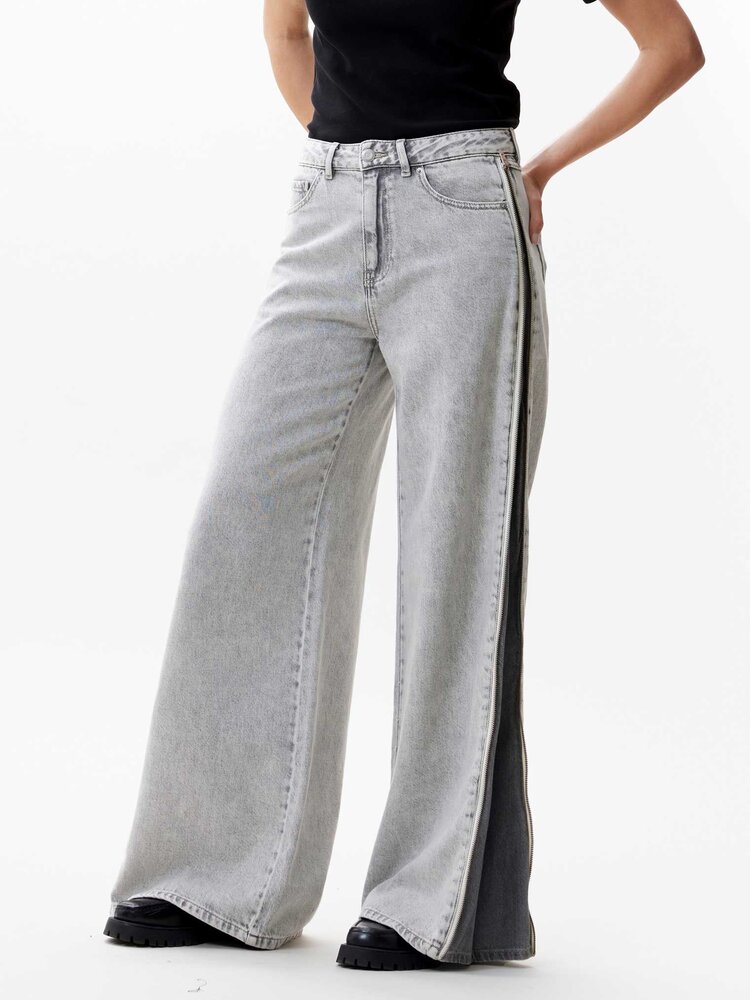 Catwalk Junkie Loose Fit Jeans With Zip Detail - chateau grey
