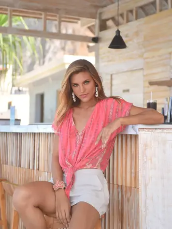 Eind maart begin april wordt de nieuwe collectie ss26 verwacht! Top Lucy Moonstone Hot Pink