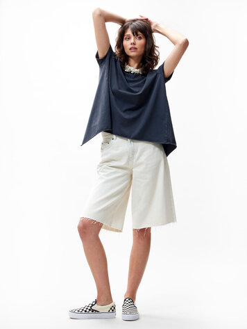 Catwalk Junkie Tshirt with back detail - carbo