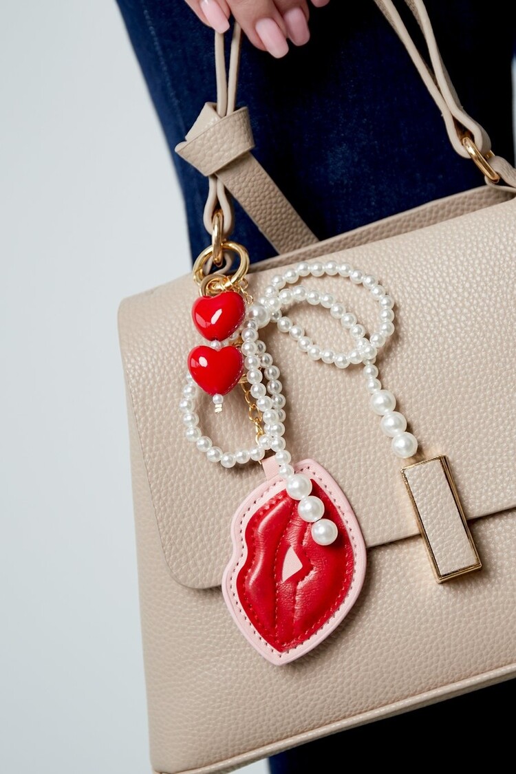 Pendant Kisses With Pearls - red