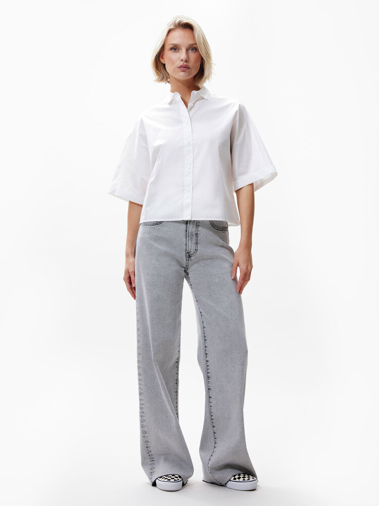 Catwalk Junkie Short sleeve blouse with open back - white