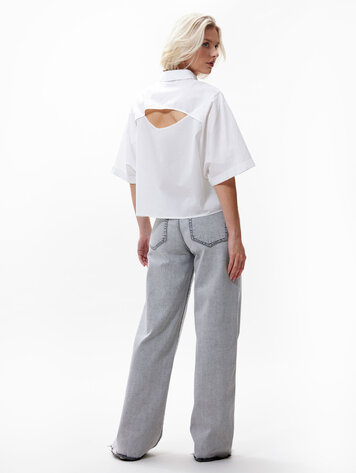 Catwalk Junkie Short sleeve blouse with open back - white