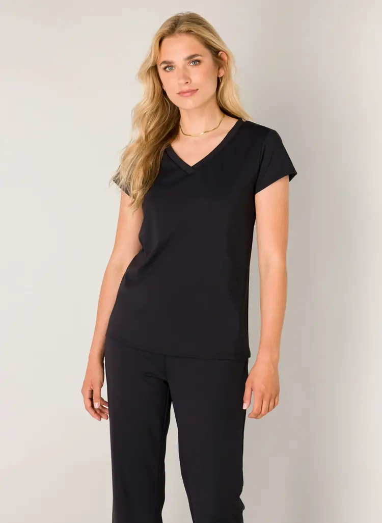Base Level Tilly T-shirt - black