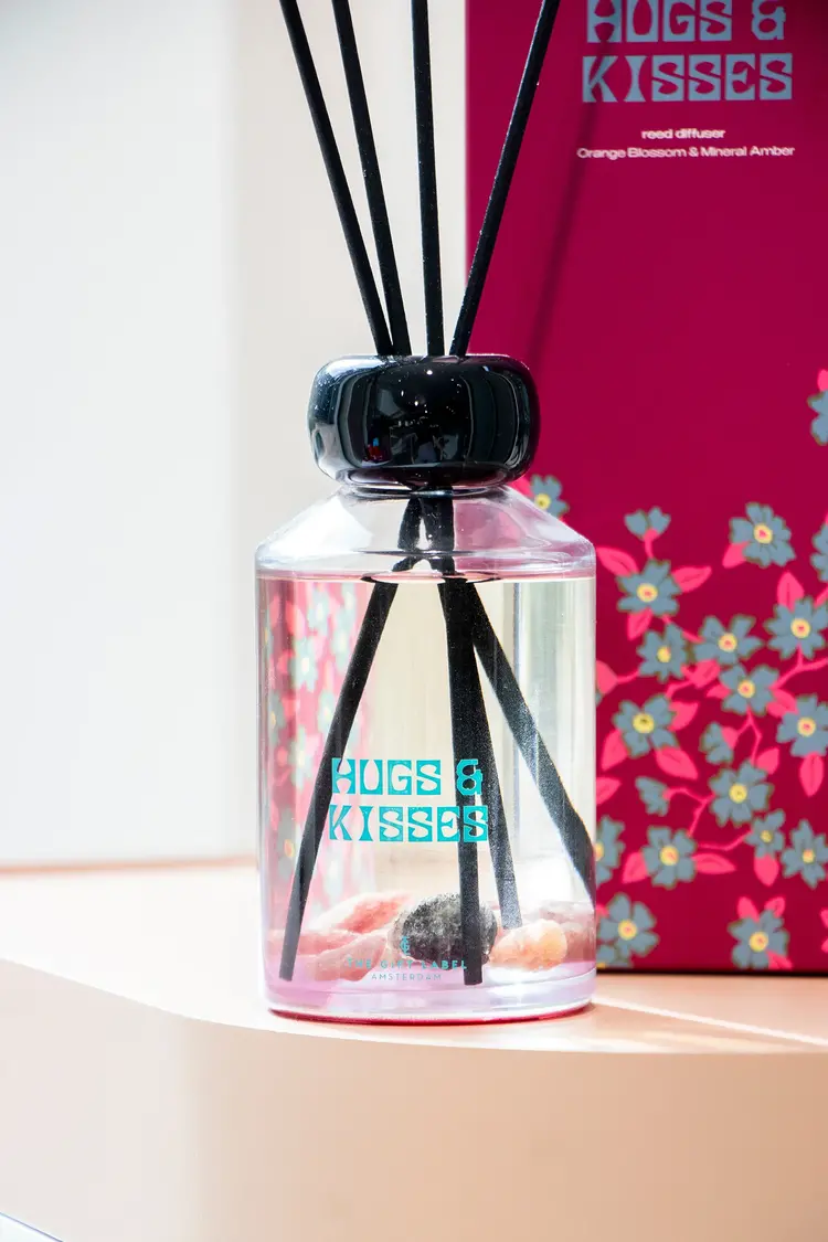 The Gift Label Amsterdam Reed Diffuser 200ml - Hugs & Kisses - FW25 200ml