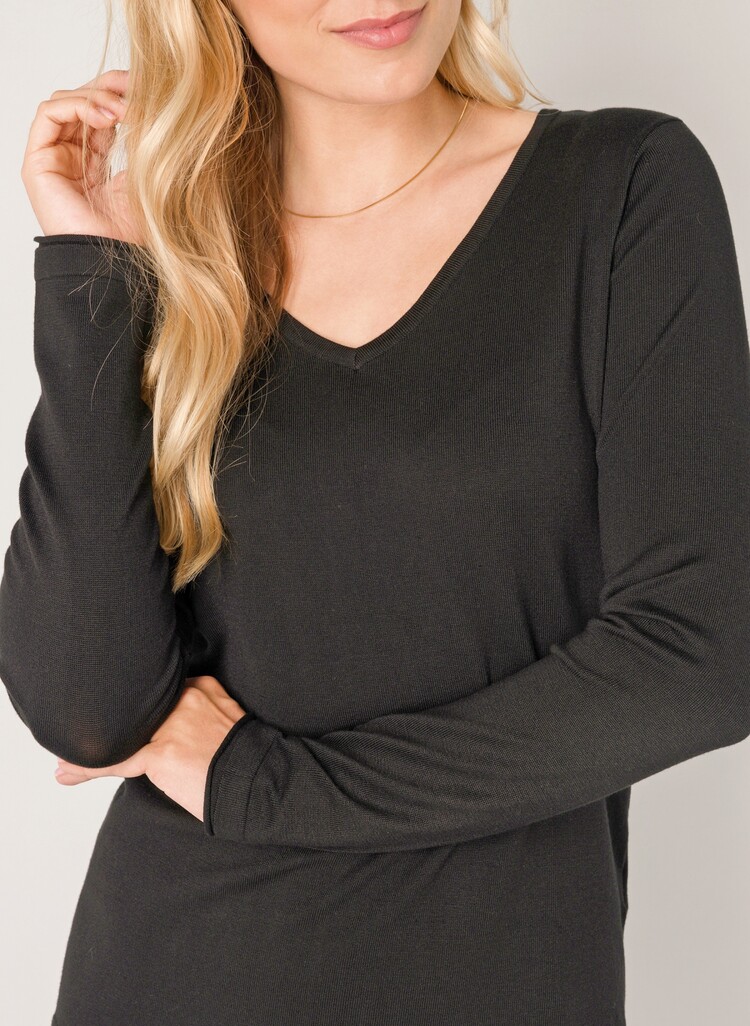 Base Level Yola knit - black