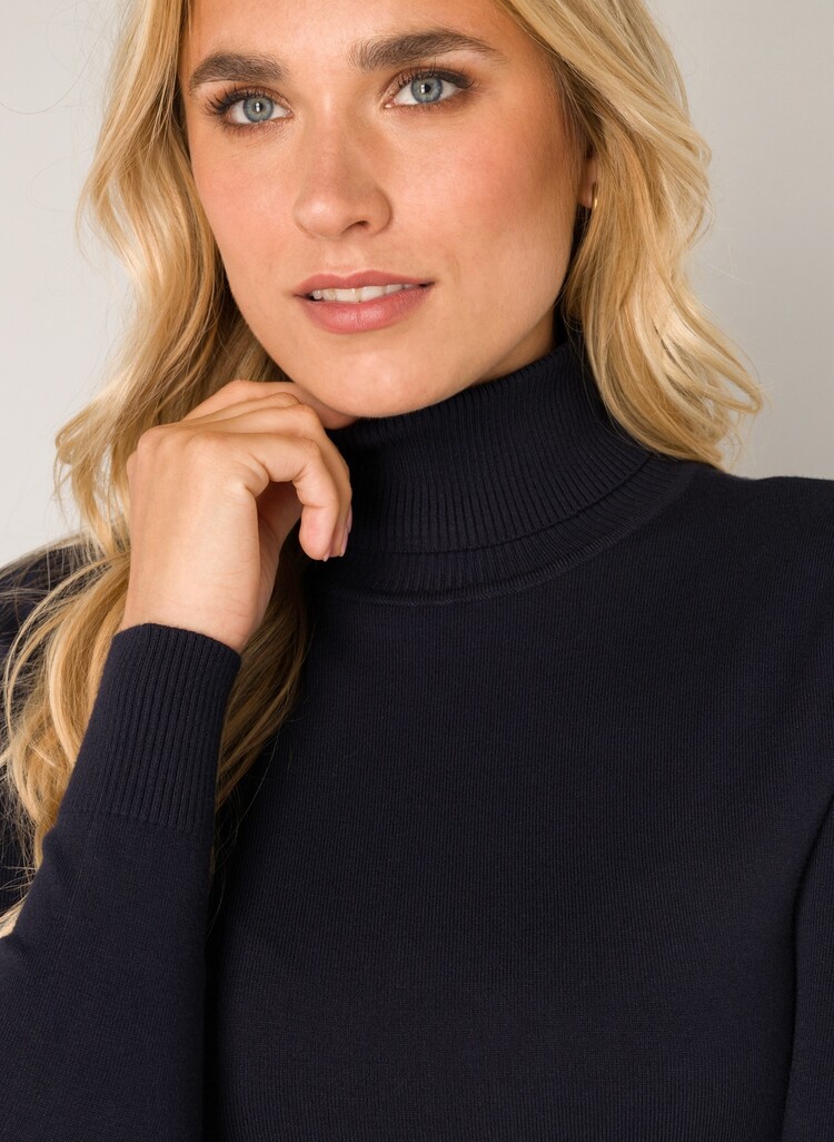 Base Level Yuen knit - black