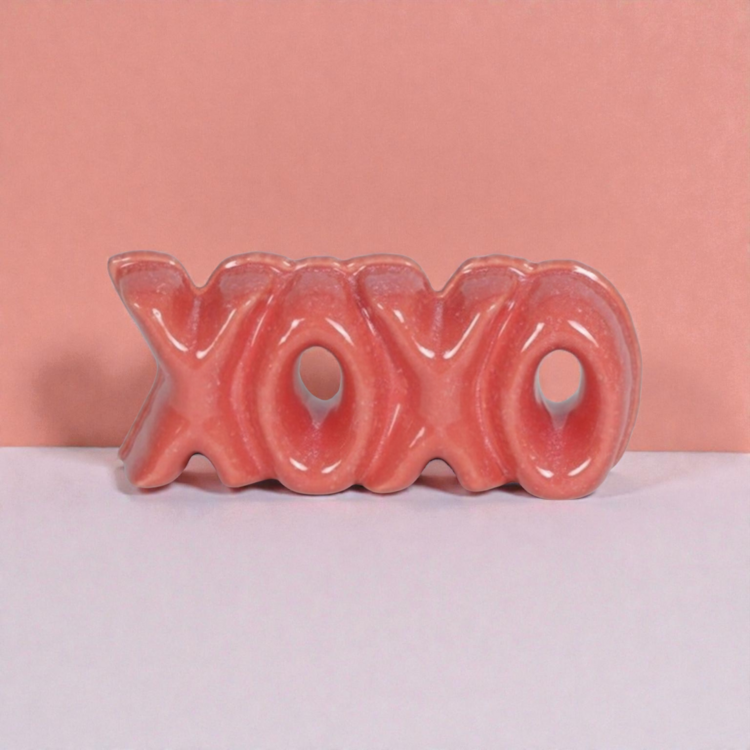 Decoratie letters XOXO fuchsia 20x6,5x8cm