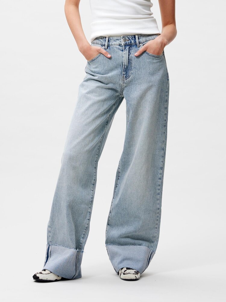 Catwalk Junkie Loose Fit Jeans With Fold - light bleu