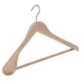 Mantel / kostuumhanger (geknikt) beukenhout naturel gelakt met schouderverbreding en anti-slip broeklat