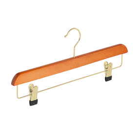 Rok / broekhanger beukenhout kersen gebeitst met messinghaak en anti-slip knijpers