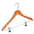 Blouse / shirthanger (geknikt) beukenhout kersen gebeitst met rokinkepingen en anti-slip knijpers Blouse / shirthanger (geknikt) beukenhout kersen gebeitst met rokinkepingen en anti-slip knijpers
