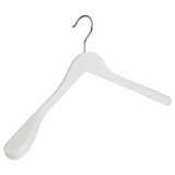 Mantel / kostuumhanger (geknikt) lotushout wit gelakt met schouderverbreding Mantel / kostuumhanger (geknikt) lotushout wit gelakt met schouderverbreding