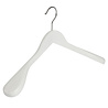 DE KLEDINGHANGER GIGANT Mantel / kostuumhanger (geknikt) lotushout wit gelakt met schouderverbreding DE KLEDINGHANGER GIGANT Mantel / kostuumhanger (geknikt) lotushout wit gelakt met schouderverbreding