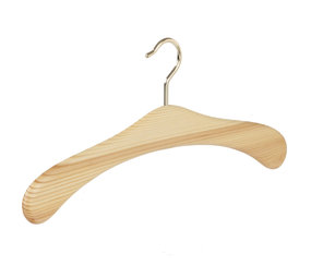 Garderobehanger grenenhout naturel gelakt met messinghaak Garderobehanger grenenhout naturel gelakt met messinghaak