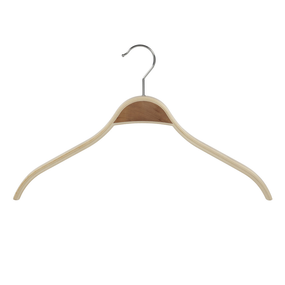 Mantel / kostuumhanger berkenhout naturel gelakt met schouderverbreding, 42 cm Mantel / kostuumhanger berkenhout naturel gelakt met schouderverbreding, 42 cm