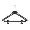 Mantel / kostuumhanger kunststof zwart met schouderverbreding en anti-slip knijpers, 39 cm Mantel / kostuumhanger kunststof zwart met schouderverbreding en anti-slip knijpers, 39 cm