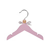 Blouse / shirthanger (baby) lotushout roze gelakt met rokinkepingen, 24 cm Blouse / shirthanger (baby) lotushout roze gelakt met rokinkepingen, 24 cm