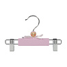 Rok / broekhanger (baby) lotushout roze gelakt met anti-slip knijpers, 22 cm Rok / broekhanger (baby) lotushout roze gelakt met anti-slip knijpers, 22 cm