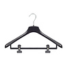 DE KLEDINGHANGER GIGANT Mantel / kostuumhanger (gebogen) kunststof zwart met schouderverbreding en anti-slip knijpers DE KLEDINGHANGER GIGANT Mantel / kostuumhanger (gebogen) kunststof zwart met schouderverbreding en anti-slip knijpers