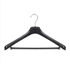 DE KLEDINGHANGER GIGANT Mantel / kostuumhanger (gebogen) kunststof zwart met schouderverbreding en broeklat DE KLEDINGHANGER GIGANT Mantel / kostuumhanger (gebogen) kunststof zwart met schouderverbreding en broeklat