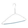 DE KLEDINGHANGER GIGANT Draad / stomerijhanger metaal verzinkt (Ø 2,3 mm) met rokinkepingen en anti-slip broeklat DE KLEDINGHANGER GIGANT Draad / stomerijhanger metaal verzinkt (Ø 2,3 mm) met rokinkepingen en anti-slip broeklat