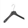 DE KLEDINGHANGER GIGANT Mantel / kostuumhanger (gebogen) kunststof zwart met schouderverbreding DE KLEDINGHANGER GIGANT Mantel / kostuumhanger (gebogen) kunststof zwart met schouderverbreding
