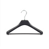 DE KLEDINGHANGER GIGANT Mantel / kostuumhanger (gebogen) kunststof zwart met schouderverbreding en broeklat DE KLEDINGHANGER GIGANT Mantel / kostuumhanger (gebogen) kunststof zwart met schouderverbreding en broeklat