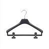 DE KLEDINGHANGER GIGANT Mantel / kostuumhanger (gebogen) kunststof zwart met schouderverbreding en anti-slip knijpers DE KLEDINGHANGER GIGANT Mantel / kostuumhanger (gebogen) kunststof zwart met schouderverbreding en anti-slip knijpers
