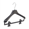 DE KLEDINGHANGER GIGANT Mantel / kostuumhanger (gebogen) kunststof zwart met schouderverbreding en anti-slip knijpers DE KLEDINGHANGER GIGANT Mantel / kostuumhanger (gebogen) kunststof zwart met schouderverbreding en anti-slip knijpers