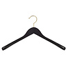 DE KLEDINGHANGER GIGANT Mantel / kostuumhanger (geknikt) beukenhout zwart gelakt met messinghaak en schouderverbreding DE KLEDINGHANGER GIGANT Mantel / kostuumhanger (geknikt) beukenhout zwart gelakt met messinghaak en schouderverbreding
