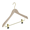 DE KLEDINGHANGER GIGANT Blouse / shirthanger (geknikt) beukenhout naturel ongelakt met messinghaak, rokinkepingen en anti-slip knijpers DE KLEDINGHANGER GIGANT Blouse / shirthanger (geknikt) beukenhout naturel ongelakt met messinghaak, rokinkepingen en anti-slip knijpers