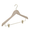 DE KLEDINGHANGER GIGANT Blouse / shirthanger (vlak) beukenhout naturel ongelakt met messinghaak en anti-slip knijpers DE KLEDINGHANGER GIGANT Blouse / shirthanger (vlak) beukenhout naturel ongelakt met messinghaak en anti-slip knijpers