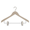 DE KLEDINGHANGER GIGANT Blouse / shirthanger (geknikt) beukenhout naturel ongelakt met mat nikkel haak, rokinkepingen en anti-slip knijpers DE KLEDINGHANGER GIGANT Blouse / shirthanger (geknikt) beukenhout naturel ongelakt met mat nikkel haak, rokinkepingen en anti-slip knijpers