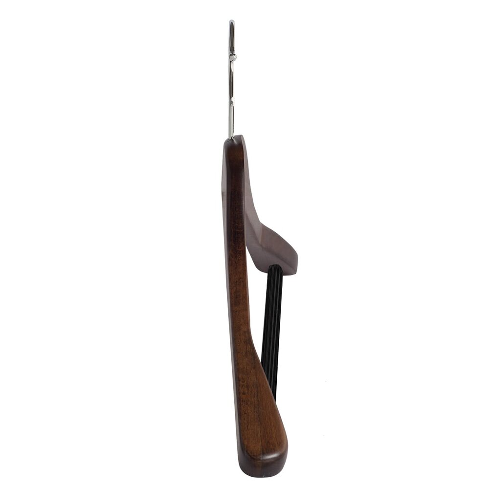 Mantel / kostuumhanger beukenhout walnoten gebeitst met schouderverbreding en anti-slip broeklat, 41 cm