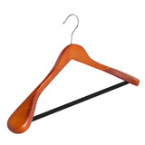 De Kledinghanger Gigant Mantel / kostuumhanger beukenhout kersen gebeitst met schouderverbreding en anti-slip broeklat, 41 cm De Kledinghanger Gigant Mantel / kostuumhanger beukenhout kersen gebeitst met schouderverbreding en anti-slip broeklat, 41 cm