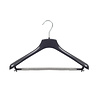 Mantel / kostuumhanger kunststof zwart met schouderverbreding en anti-slip broeklat (2 mm schuim), 38 cm Mantel / kostuumhanger kunststof zwart met schouderverbreding en anti-slip broeklat (2 mm schuim), 38 cm