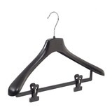 Mantel / kostuumhanger kunststof zwart met schouderverbreding en anti-slip knijpers, 50 cm Mantel / kostuumhanger kunststof zwart met schouderverbreding en anti-slip knijpers, 50 cm