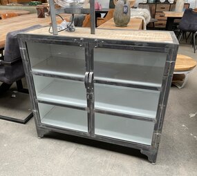 WK Home Dressoir met mango top WK Home Dressoir met mango top