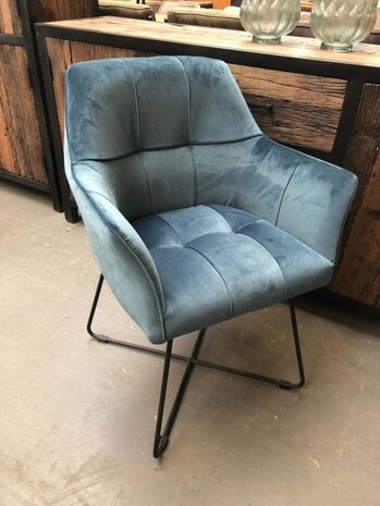 WK Home Eetkamerstoel Noah in 3 velvet kleuren WK Home Eetkamerstoel Noah in 3 velvet kleuren