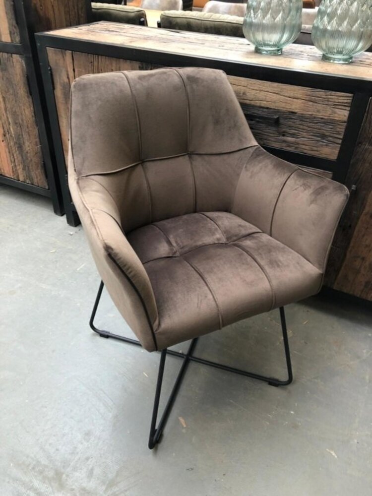 WK Home Eetkamerstoel Noah in 3 velvet kleuren WK Home Eetkamerstoel Noah in 3 velvet kleuren