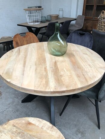WK Home Ronde eettafel 150  mango hout natural met spinpoot