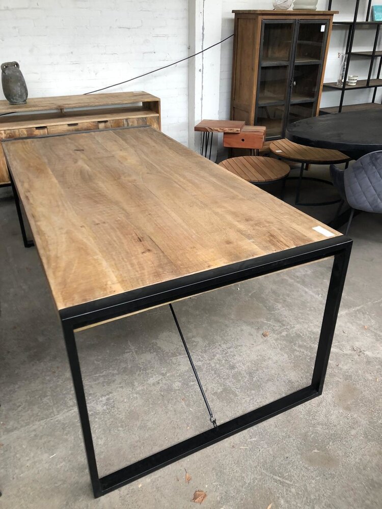 WK Home Eettafel Strong mango 3 afmetingen
