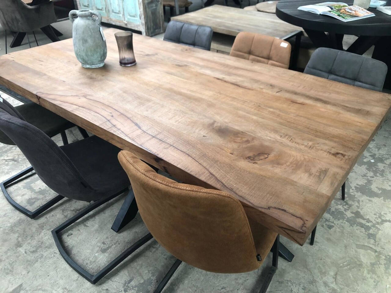 WK Home Eettafel Vigo brown mango spinpoot 200